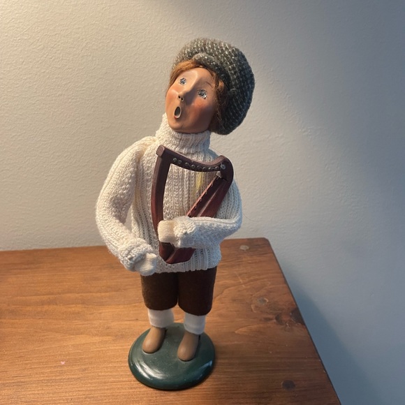 Hello, I am selling majority of my Byer’s Choice collections. - Picture 12 of 14